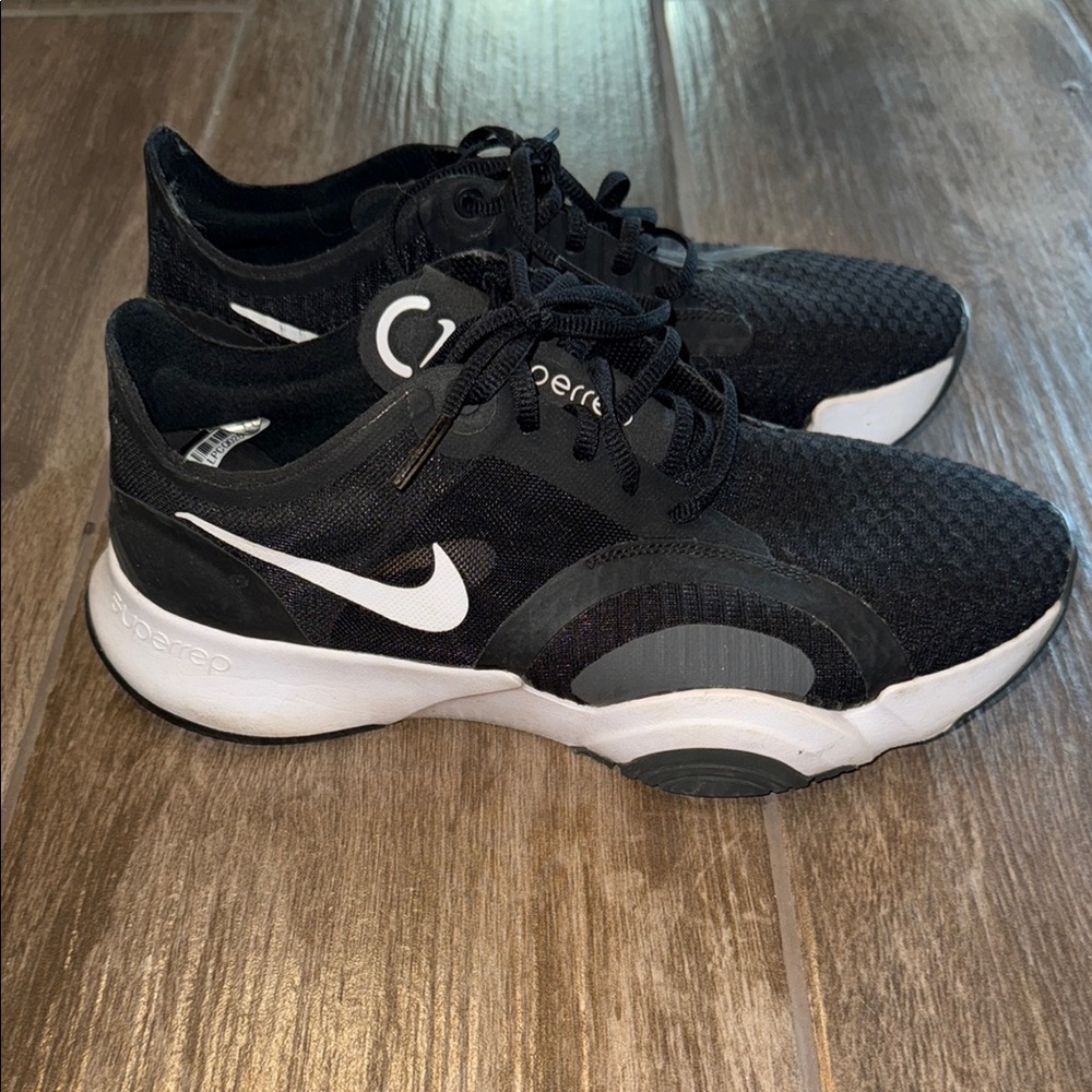 Nike Black and White Athletic Shoes